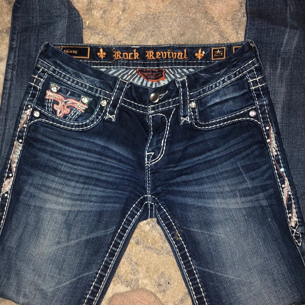 Jeans *sold*